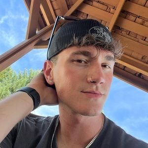 Meet your Posher, Dillon